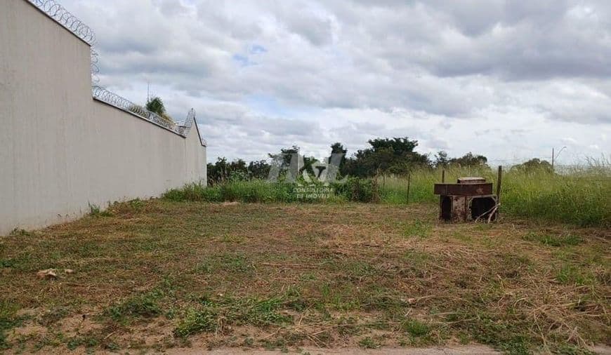 Terreno para vender no Park Dos Ipes image 1