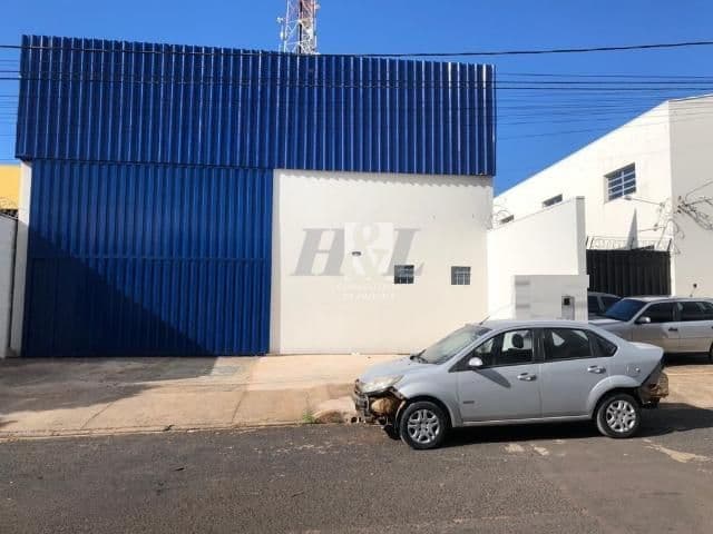 Barracão para vender no Custodio Pereira image 1