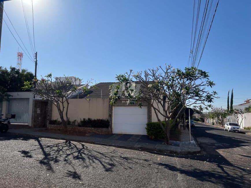 Casa para vender no Vigilato Pereira image 1